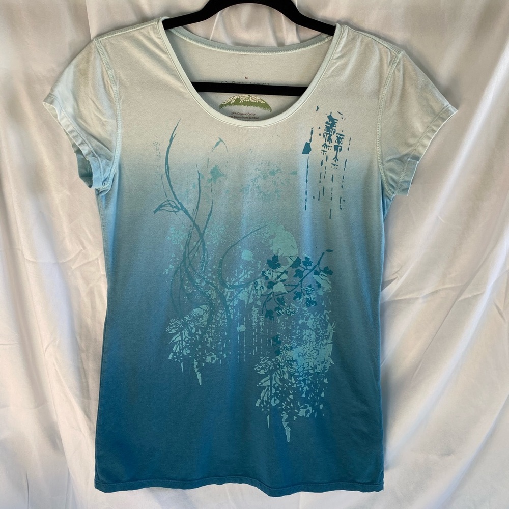 🌷3/$25 Ladies yoga t-shirt